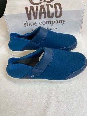 NWT Spenco Cabriolet Women’s Slip-On Sneakers in Moroccan Blue Size 8